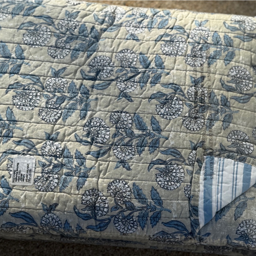 ⚡️  FLASH SALE  ⚡️Frontgate Floral Cotton Quilt - Queen - NWT - Picture 14 of 14